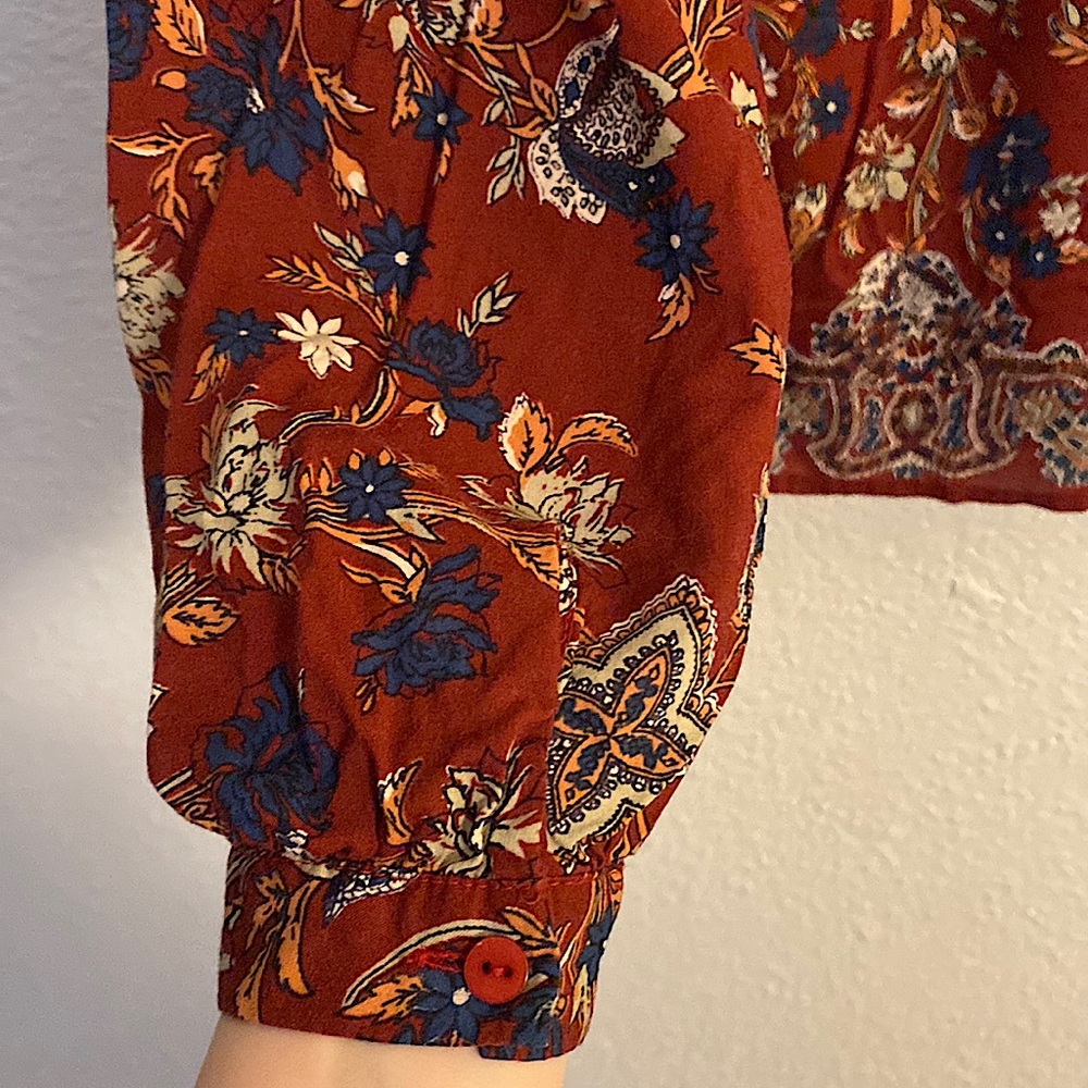 Lucky Brand • Burgundy & Multi-Color Floral Print Button Down Shirt ♥️ - Picture 5 of 10
